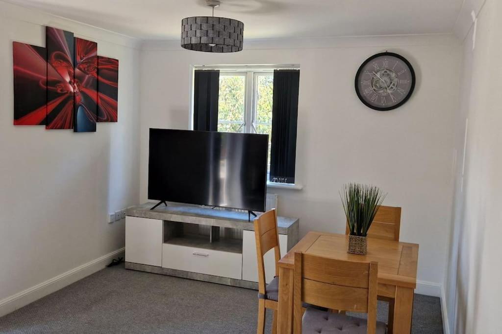 Greenhithe Cosy Apartment, Netflix And Sport Channels Dış mekan fotoğraf